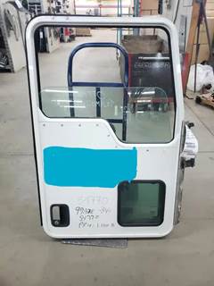 Kenworth T800 Right Door for a 2015 Kenworth T-800