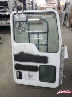 Kenworth T800 Right Door for a 2005 Kenworth T-800