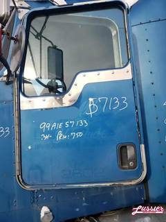 Kenworth T800 Left Door for a 2006 Kenworth T-800
