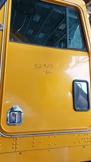 Kenworth T800 Right Door for a 1998 Kenworth T-800