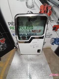 Kenworth W900 Left Door for a 2014 Kenworth W-900
