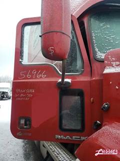 Mack Right Door for a 2013 Mack CXU613 PINACLE