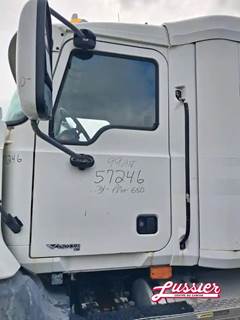 Mack VISION CXN Left Door