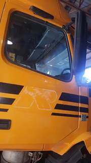 Volvo VNL Right Door