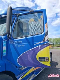 Volvo VNL64T660 Left Door