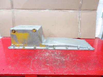 Caterpillar Engine Oil Pan for a 2008 Kenworth T-800