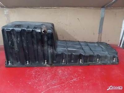 Detroit DD15 Engine Oil Pan for a 2019 Freightliner CASCADIA