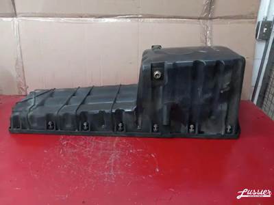 Detroit DD15 Engine Oil Pan for a 2015 Freightliner CASCADIA PX125064S T