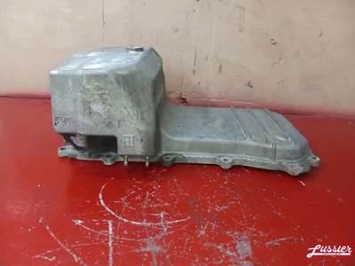 Mitsubishi Engine Oil Pan for a 2016 Mitsubishi Fuso FEC72S