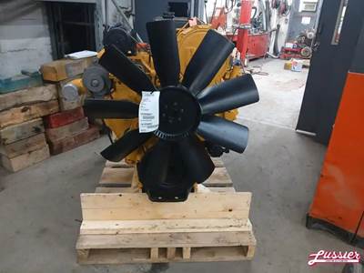 Caterpillar C15 Engine for a 2001 Freightliner COLUMBIA CL-120