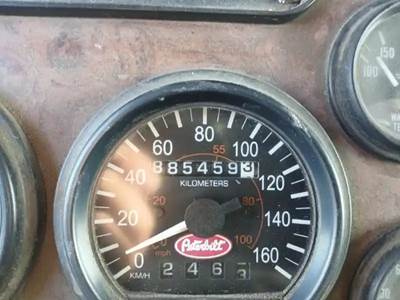 Cummins Engine for a 2005 Peterbilt 385