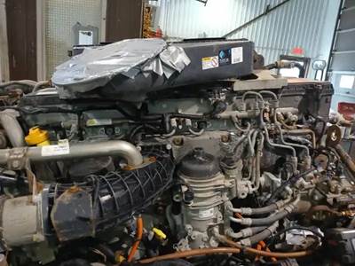 Detroit DD15 Engine for a 2017 Freightliner CASCADIA PX125064S