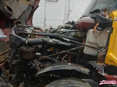 Detroit Engine for a 2004 Freightliner COLUMBIA CL-120