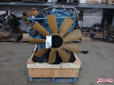 Detroit Engine for a 2004 Freightliner COLUMBIA CL-120