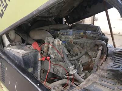 JUNIPER 4 CYLINDRES Engine for a 2011 Clark C25C LIFT