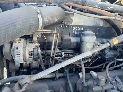 Mercedes-Benz OM-460LA CID781 Engine for a 2005 Freightliner COLUMBIA CL-120