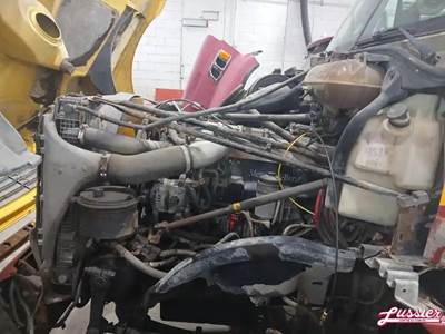 Mercedes-Benz Engine for a 2005 Freightliner COLUMBIA CL-120