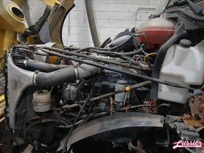 Mercedes-Benz Engine for a 2005 Freightliner COLUMBIA CL-120