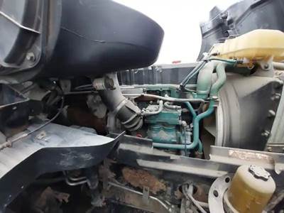 Volvo Engine for a 2001 Volvo VNL64T