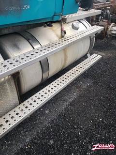 Freightliner Cascadia 125 Left Fuel Tank for a 2018 Freightliner CASCADIA PX125064S T