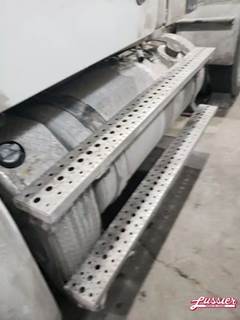 Freightliner Cascadia 125 Left Fuel Tank for a 2013 Freightliner CASCADIA PX125064S T