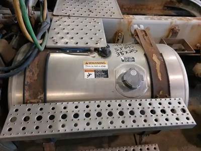 Freightliner Cascadia 125 Left Fuel Tank for a 2018 Freightliner CASCADIA PX125064S