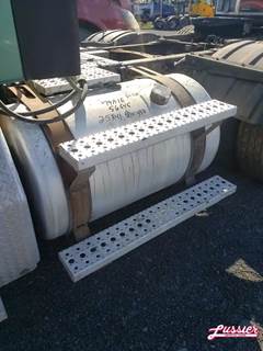 Freightliner Cascadia 125 Left Fuel Tank for a 2013 Freightliner CASCADIA PX125064S T