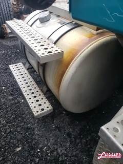 Freightliner Cascadia 125 Right Fuel Tank for a 2018 Freightliner CASCADIA PX125064S T