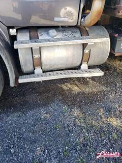 Freightliner M2 112 Left Fuel Tank for a 2004 Freightliner M2-112MD