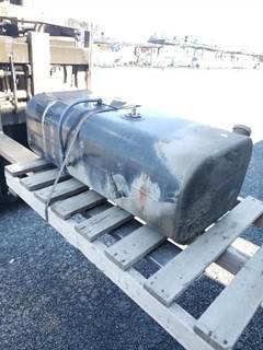 Freightliner Right Fuel Tank for a 2003 Freightliner FL-50