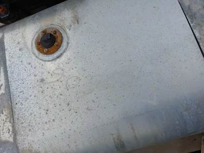 Freightliner Left Fuel Tank for a Freightliner BUSINESS CLAS M2-106
