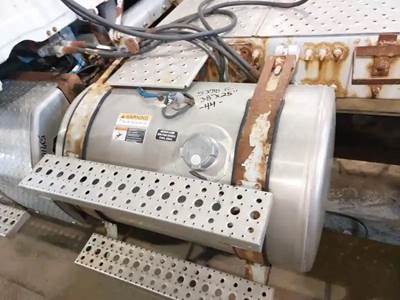 Freightliner Left Fuel Tank for a 2017 Freightliner CASCADIA PX125064S