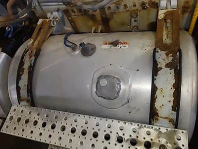 Freightliner Left Fuel Tank for a 2018 Freightliner CASCADIA PX125064S