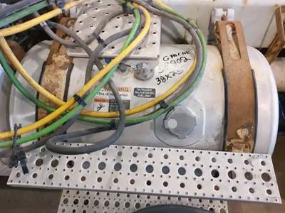 Freightliner Left Fuel Tank for a 2018 Freightliner CASCADIA PX125064S