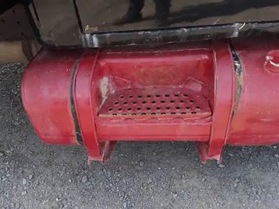 International 4700 LP Right Fuel Tank for a 1995 International 4700 LOW PROFILE