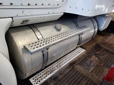 International 9200i Left Fuel Tank