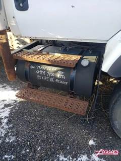International Right Fuel Tank for a 2003 International 7400 SBA WORKSTAR