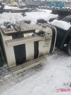 Mack CXU613 PINACLE Left Fuel Tank
