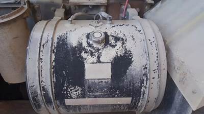 Mack DMM6906EX Right Fuel Tank