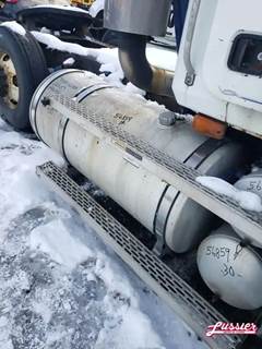 Mack Vision CXN613 Right Fuel Tank for a 2005 Mack CXN613