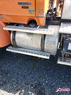 Sterling Left Fuel Tank for a 2004 Sterling L9500 (LT9513)