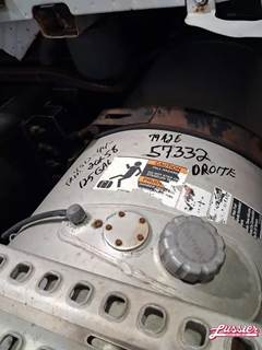 Volvo VNL Right Fuel Tank