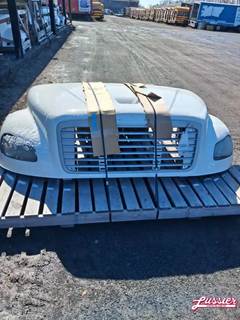 Freightliner B2 AUTOBUS Hood