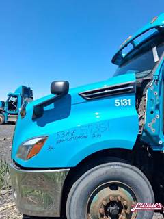 Freightliner CASCADIA PT126064S T Hood