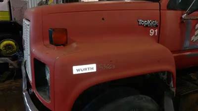 GMC TopKick C7000 Hood for a 1990 GMC TOP KICK