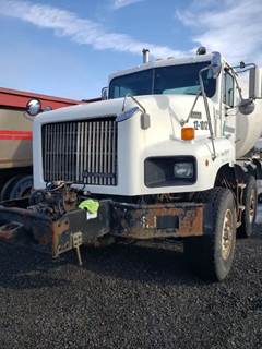 International F-5070 Hood