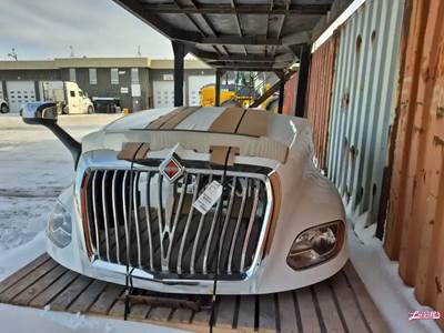 International LT625 Hood