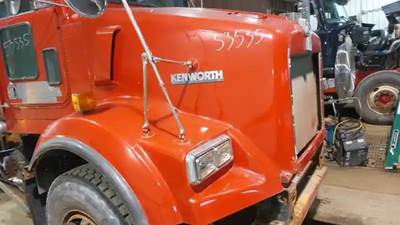 Kenworth Hood for a 1993 Kenworth T-400