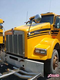 Kenworth Hood for a 2007 Kenworth T-800