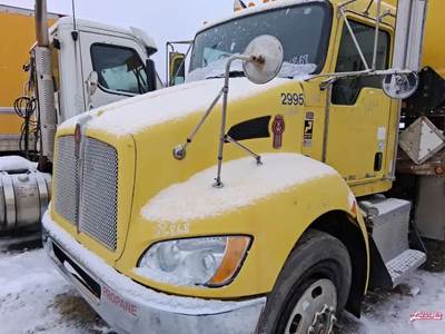 Kenworth T370 Hood for a 2010 Kenworth T-370